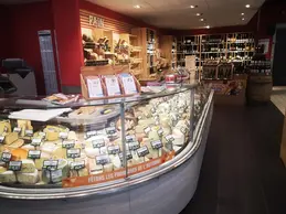 302-biocoop-le-cres-aile-du-papillon-bio-local-fromage-coupe-accessible.webp